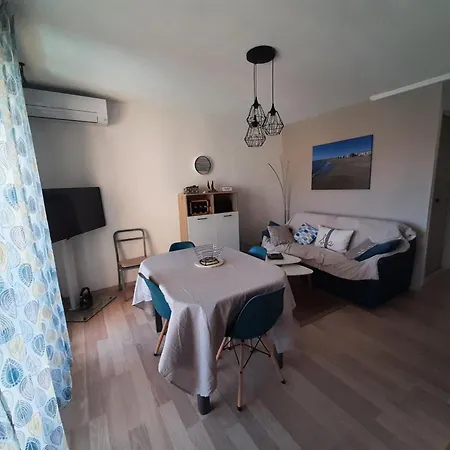 Valras-plage: 4 Pers, Clim, Parking Prive, Proche - Fr-1-781-56 Apartment
