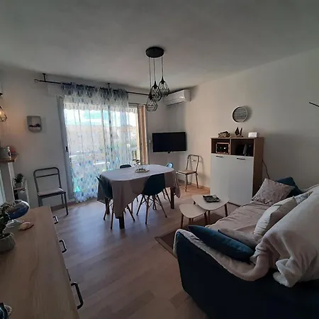 Apartment Valras-plage: 4 Pers, Clim, Parking Prive, Proche - Fr-1-781-56 *